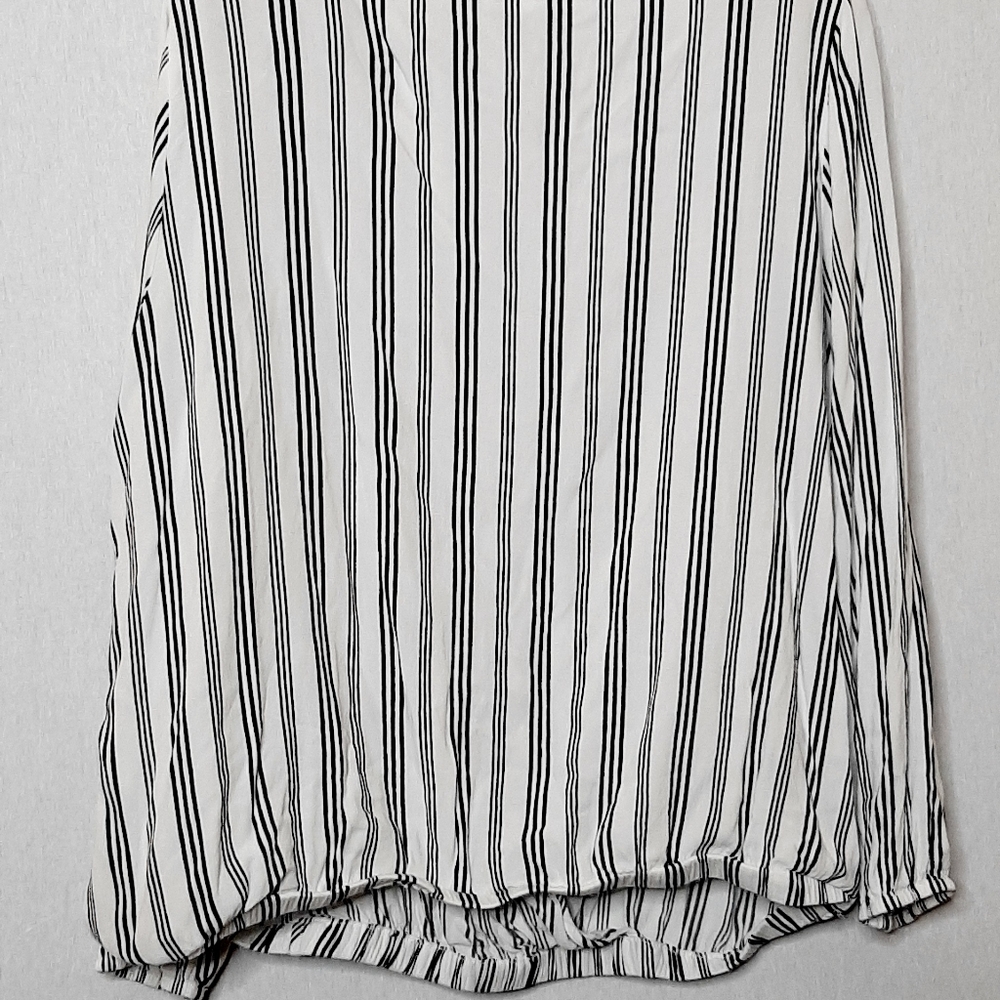 Torrid blouse - Picture 4 of 11
